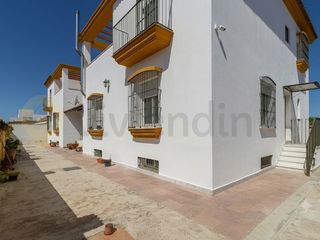 Maison jumelée à Carretera de Sanlúcar - Sudamérica. Casa pareada en el puerto de santa maria a estrenar
