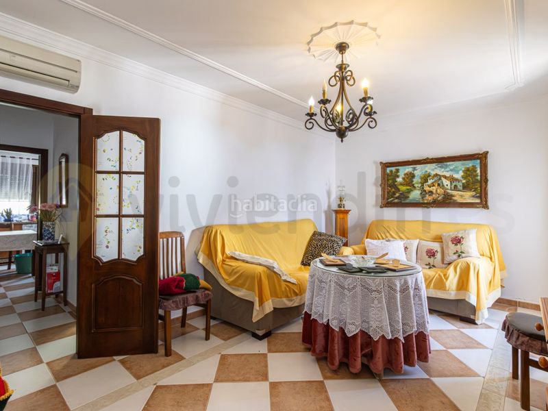 Foto 787962b7-f954-44ce-95a3-1b3be0c0fcf5. Casa amb aparcament a Paterna de Rivera