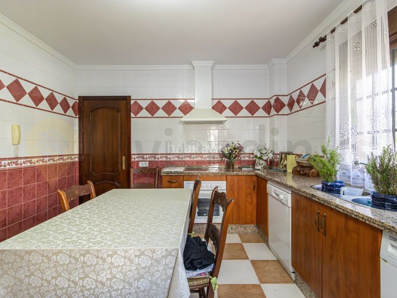 Foto 8ea58819-d9e8-4788-9285-12e87f78dc30. Casa amb aparcament a Paterna de Rivera