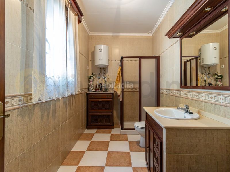 Foto b34728b1-80ed-4177-a5b3-72653b8ad9fb. Casa amb aparcament a Paterna de Rivera