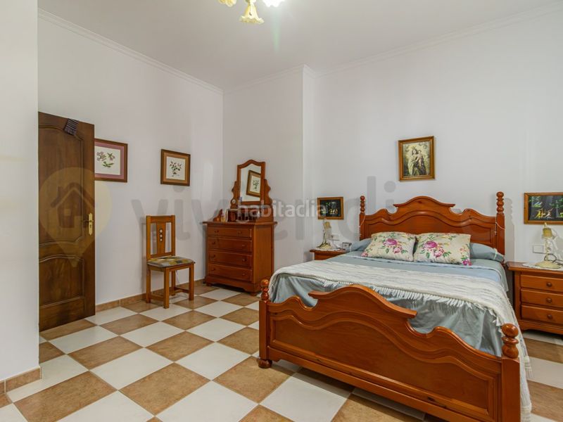 Foto c2b81e86-f873-4682-b541-574e108eb8b1. Casa amb aparcament a Paterna de Rivera