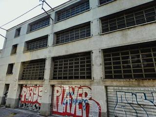 Édifice à Taialà - Germans Sabat. Edificio plazas de aparcamientos terciario parking