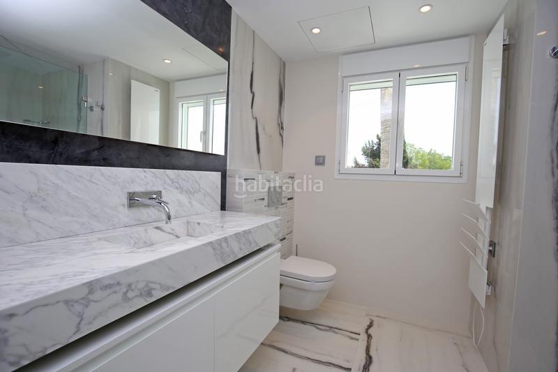 Foto 6df1b822-2823-47cc-bf3e-1565a103d969. Casa adossada amb calefacció piscina a Nueva Andalucía centro Marbella