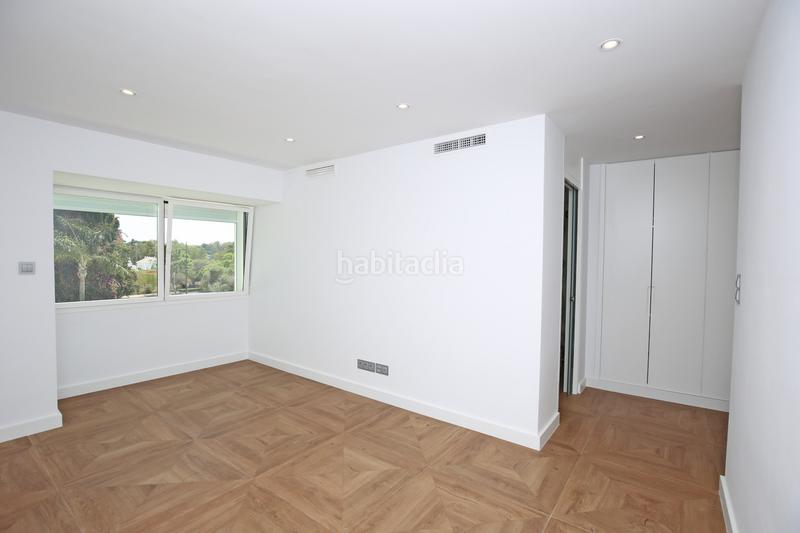 Foto 7068f213-dc1d-4a3b-b5b0-93ee31a5e338. Casa adossada amb calefacció piscina a Nueva Andalucía centro Marbella