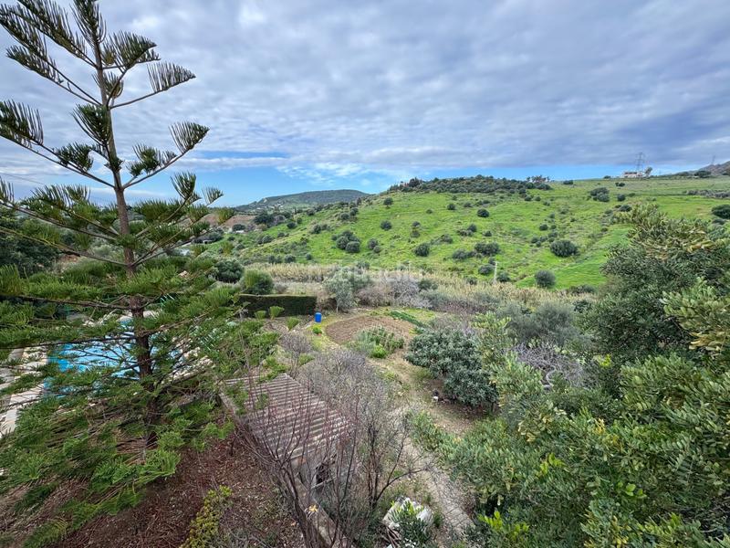 Foto 9d83b7b2-c7e6-43b8-a16b-37135b733bb9. Casa encanto rural con vistas panorámicas en las montañas en Estepona