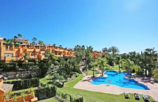 Lloguer Casa aparellada a La Alquería. Impresionante pareada de cuatro dormitorios en paraíso bellevue,