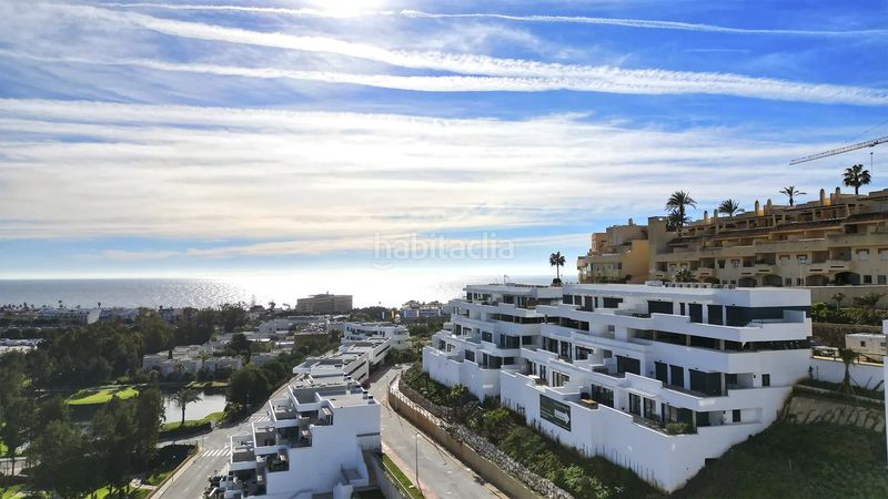 Foto 207990e9-72be-48a1-a45d-c6655edf1422. Apartament amb aparcament piscina a Centro Estepona
