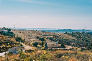 Terreny residencial a Mijas Golf. Parcela con vistas al mar y a la montaña en loma del flamenco  m