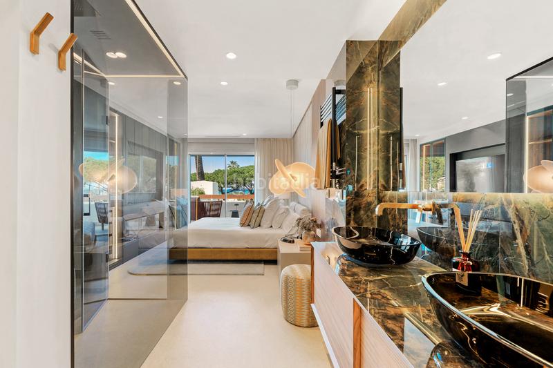 Foto f38e9823-aa8e-42ac-970f-e91b9945d000. Apartamento exclusiva propiedad en primera línea de playa los monteros, en Marbella