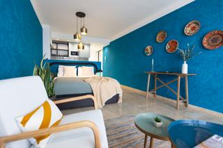 Estudi en Seghers. Estudio en venta en primera lnea de playa  en estepona  vistas