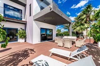 Rent House in Calahonda. Alquiler corta temporada  villa exclusiva con piscina climatizad