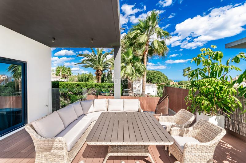 Foto f5b9e2cd-05df-46e6-abf3-d8526f96cb97. Location maison avec parking piscine dans Calahonda Mijas