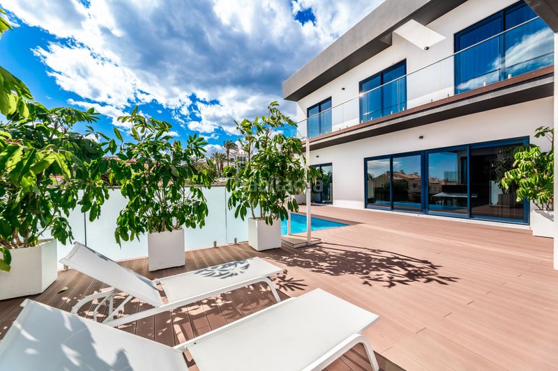Foto c3be4b61-f340-4e29-baae-9a39a9068315. Rent house with parking pool in Calahonda Mijas