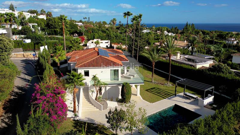 Foto 0753cd55-2e50-44df-b8e2-6f5d1148d59f. Casa lujosa villa de cinco dormitorios con vistas panorámicas al mar en rocío de nageles, milla de oro en Marbella