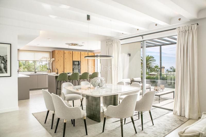 Foto 0a4e01a0-dc6c-4a46-a7d1-a501591637f5. Casa lujosa villa de cinco dormitorios con vistas panorámicas al mar en rocío de nageles, milla de oro en Marbella