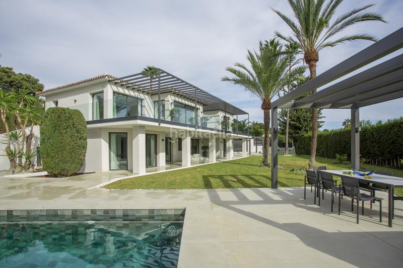 Foto 3a188d51-edfd-401a-835f-d5e7d169ea2c. Casa lujosa villa de cinco dormitorios con vistas panorámicas al mar en rocío de nageles, milla de oro en Marbella
