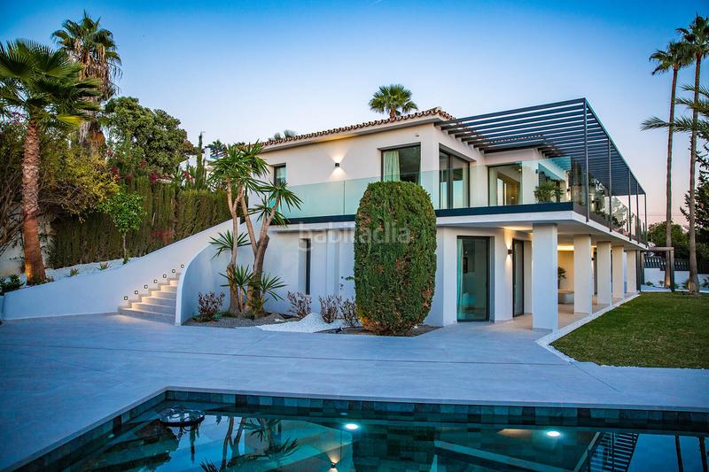 Foto 70521189-618e-424b-b719-c868ded94aad. Casa lujosa villa de cinco dormitorios con vistas panorámicas al mar en rocío de nageles, milla de oro en Marbella