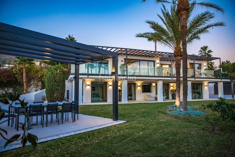 Foto 77dd0957-14bc-4bb8-be7f-4e6055e746cb. Casa lujosa villa de cinco dormitorios con vistas panorámicas al mar en rocío de nageles, milla de oro en Marbella