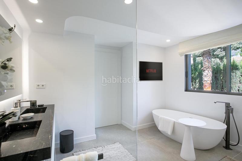 Foto c873f605-3644-41c6-835c-3cb003d0d0ef. Casa lujosa villa de cinco dormitorios con vistas panorámicas al mar en rocío de nageles, milla de oro en Marbella