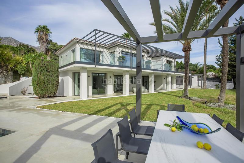 Foto e125a6c5-bef3-4980-881f-73dea765c061. Casa lujosa villa de cinco dormitorios con vistas panorámicas al mar en rocío de nageles, milla de oro en Marbella