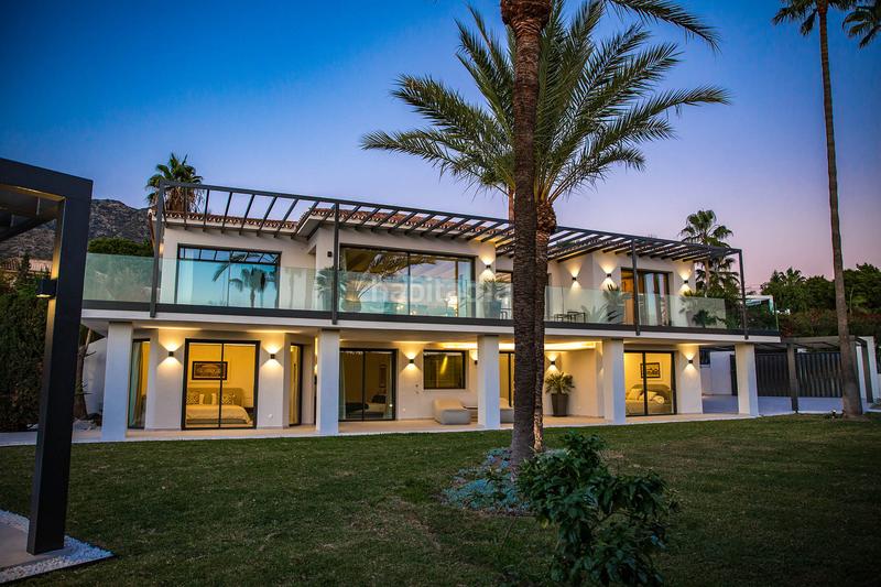 Foto e589abb4-d221-40f3-ae9c-8f5879d5f225. Casa lujosa villa de cinco dormitorios con vistas panorámicas al mar en rocío de nageles, milla de oro en Marbella