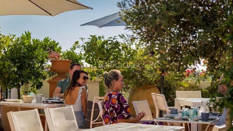 Foto 674978a5-4804-4b41-9ea2-49455007e162. Àtic amb aparcament piscina a Nueva Andalucía centro Marbella