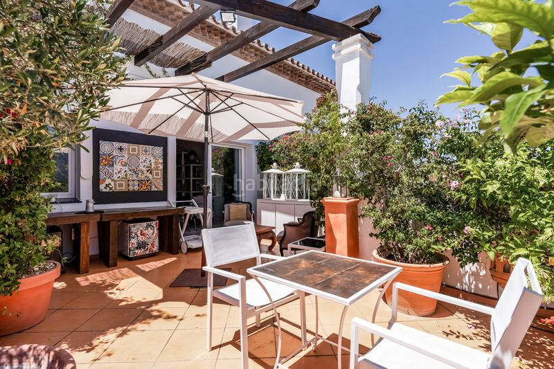 Foto 75e54df7-6f3e-49bd-a65d-695461a99c53. Àtic amb aparcament piscina a Nueva Andalucía centro Marbella