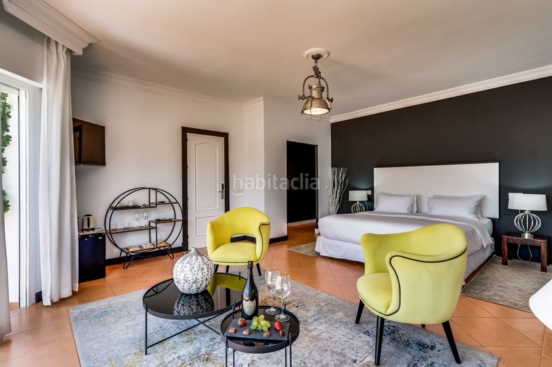 Foto a28e5c56-c2ff-4ebb-a4d7-20cc6d6f4e22. Àtic amb aparcament piscina a Nueva Andalucía centro Marbella