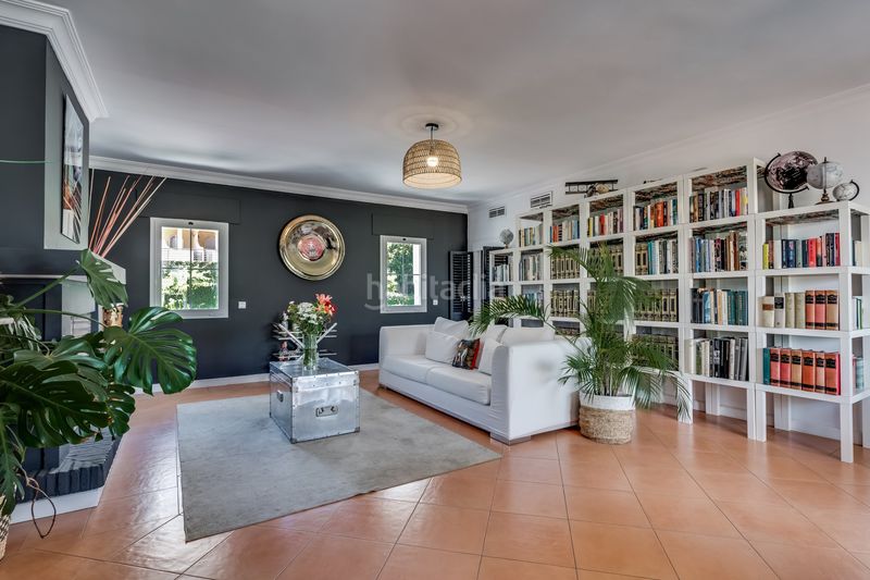 Foto e7b7d00c-8b38-4b0d-bb0c-5d08b1c7bc14. Àtic amb aparcament piscina a Nueva Andalucía centro Marbella