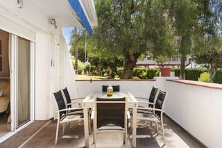 Apartamento en Nueva Andalucía centro. Amplio apartamento de 3 dormitorios  nueva andalucía, a pasos de