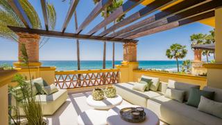 Appartement à Río Real. Exclusivo apartamento renovado en primera línea de playa  río re