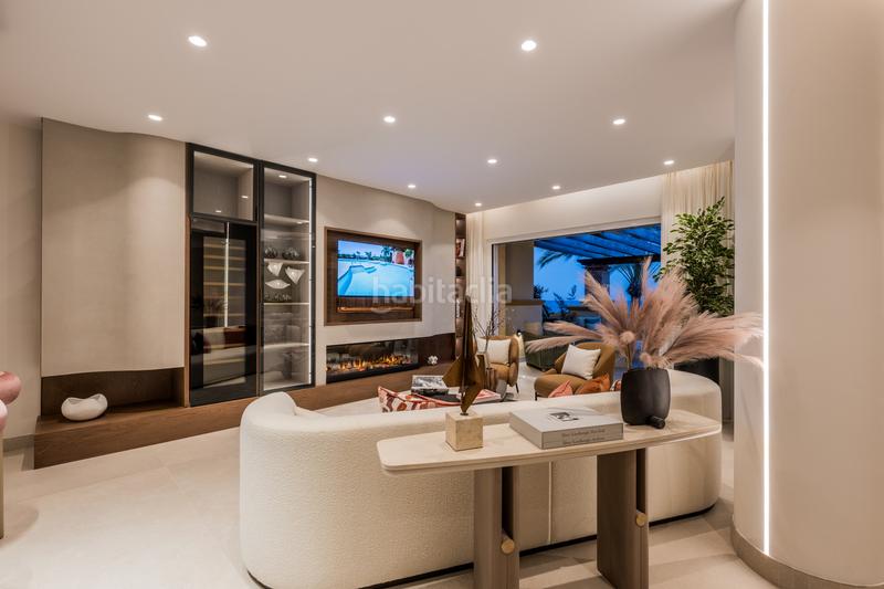 Foto 53884e03-6d61-4ca4-adcd-7a5c4d527234. Apartamento exclusivo apartamento renovado en primera línea de playa Río Real en Marbella