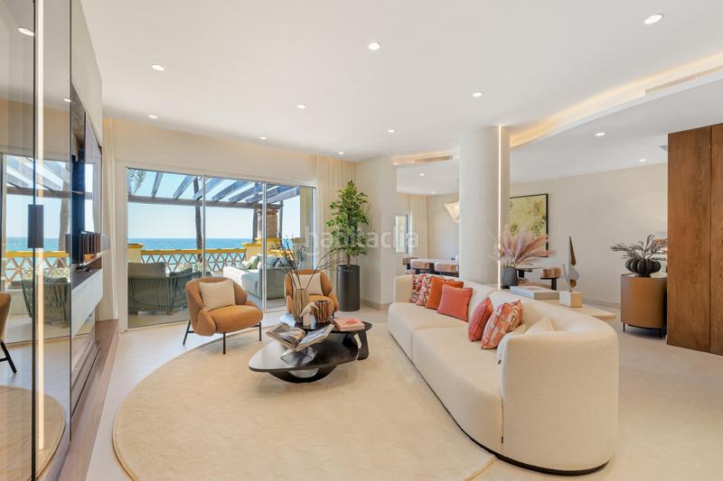 Foto 999cd72e-90f6-4ea5-b74e-ec82975ccb02. Apartamento exclusivo apartamento renovado en primera línea de playa Río Real en Marbella