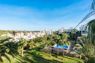 Ático en La Concha - Resina Golf. Luminoso apartamento de 2 dormitorios con terraza privada en sel