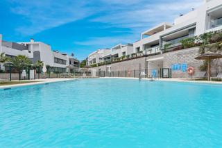 Àtic a La Concha - Resina Golf. Ático moderno de 2 dormitorios con terraza y vistas abiertas en