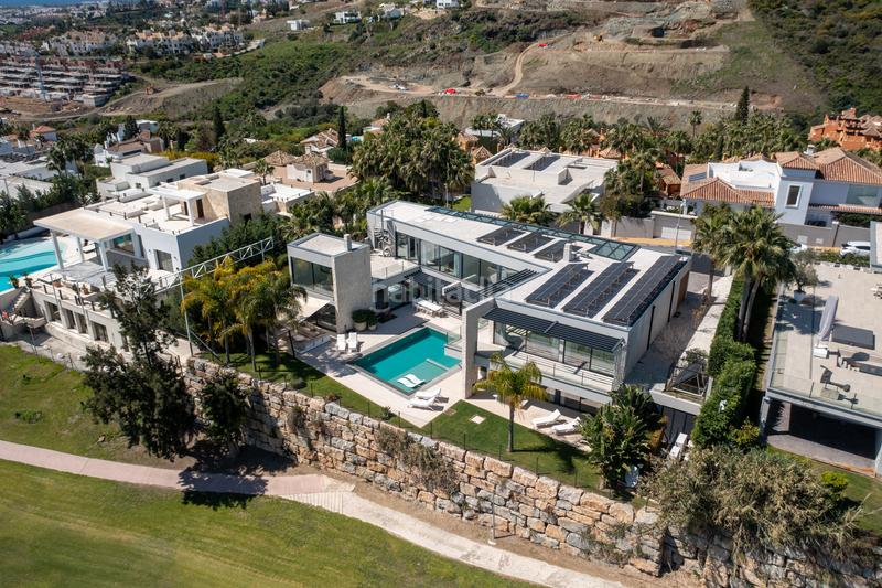 Foto 3fc93f5d-47e7-4693-82de-4e4c313f51fc. Casa lujo contemporáneo con vistas panorámicas en La Alquería en Benahavís