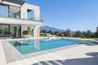 Casa en La Alquería. Lujo contemporáneo con vistas panorámicas en la alquería