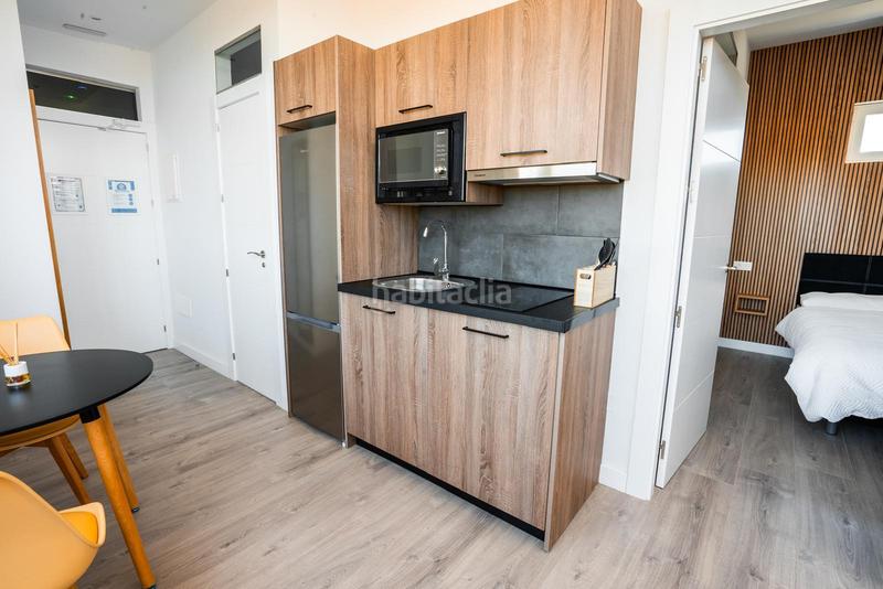 Foto 86b50aa5-bdda-474e-b1a0-947db4b48d10. Attico con parcheggio piscina in Nueva Andalucía centro Marbella