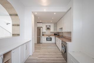 Maison jumelée à La Quinta. Amplia casa adosada orientada al oeste en la quinta golf, a poco