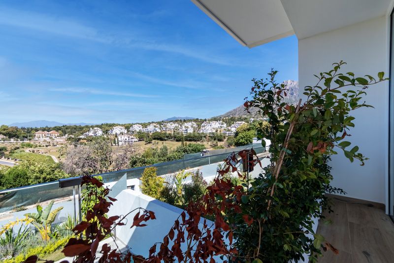 Foto 61d5b82c-7b4c-4880-8b4a-5a08f7f82fea. Casa amb aparcament piscina a Valdeolletas - Las Cancelas - Xarblanca Marbella