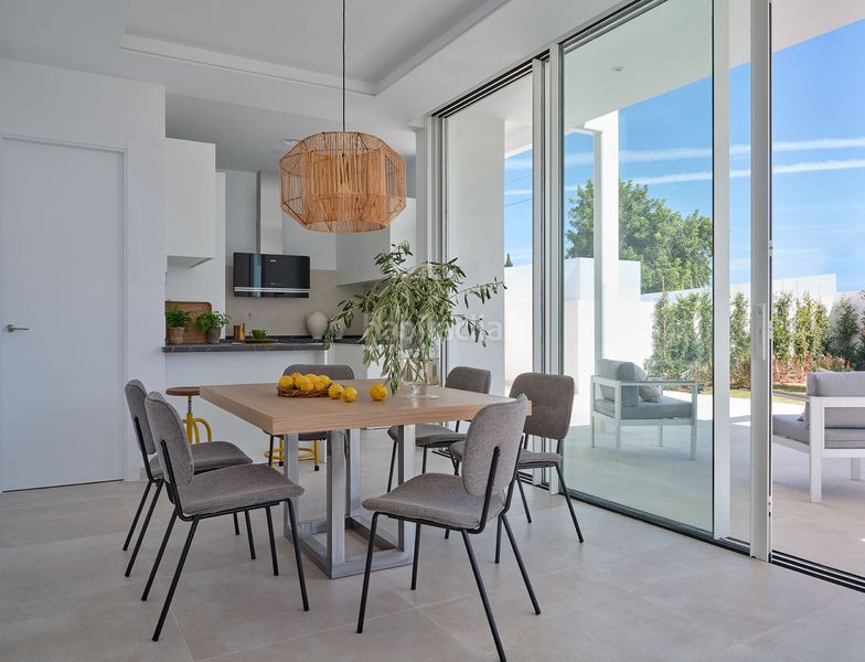 Foto c89ef322-042a-4d63-9e11-066755fa1c86. Casa amb aparcament piscina a Valdeolletas - Las Cancelas - Xarblanca Marbella