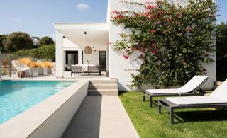 Casa in Valle Romano Golf. Villa de 3 dormitorios con piscina privada y jardín en valle rom