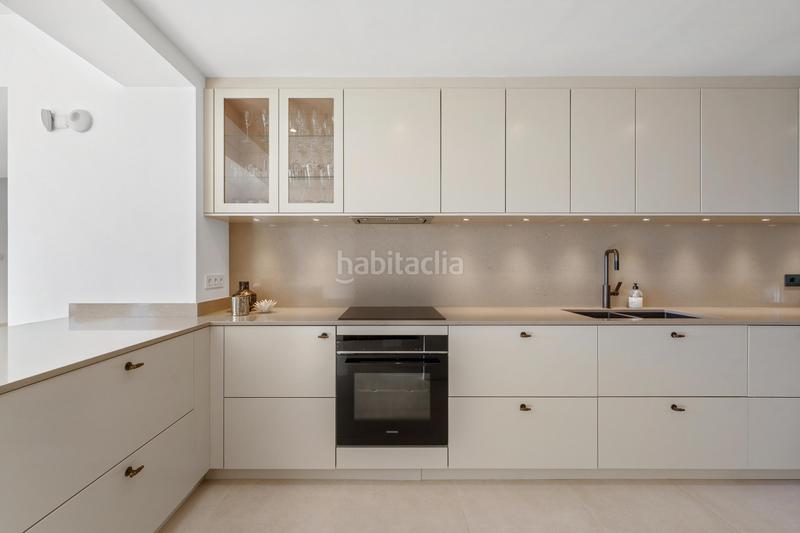 Foto 0b3d2590-313a-4787-8c09-1f33c7df510a. Àtic amb aparcament piscina a Los Naranjos Marbella