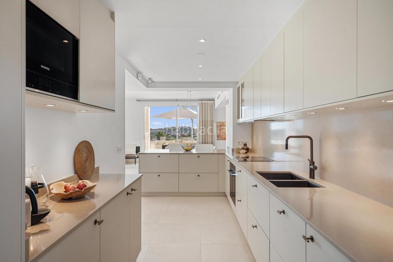 Foto 518cfc89-542a-4744-ae89-aa55adc46df9. Àtic amb aparcament piscina a Los Naranjos Marbella