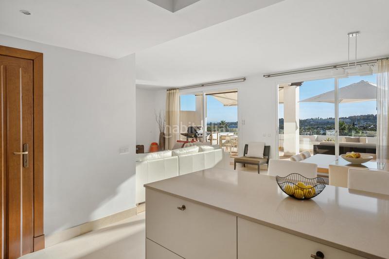 Foto 720bef6f-ecb7-4a34-acbe-a711b9a2afcd. Àtic amb aparcament piscina a Los Naranjos Marbella