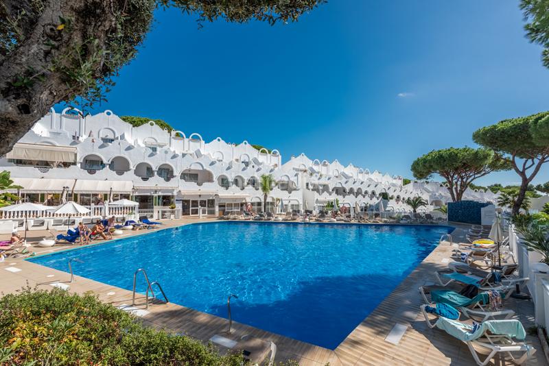 Foto b786d4dd-b478-4eaa-9bce-c82b30da6ce7. Casa adosada  en venta en reserva en Cabopino - Artola Marbella