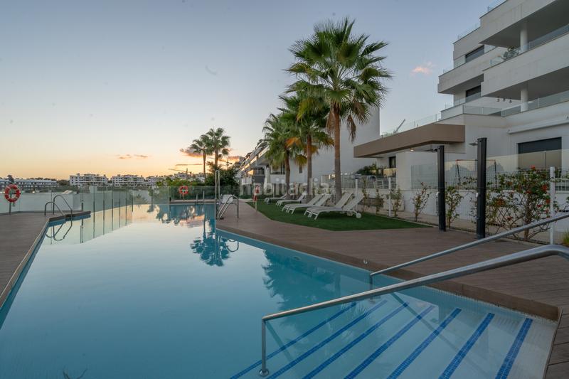 Foto 300f3119-b549-4255-9c78-c12edc061084. Dachwohnung mit parking in Centro Estepona