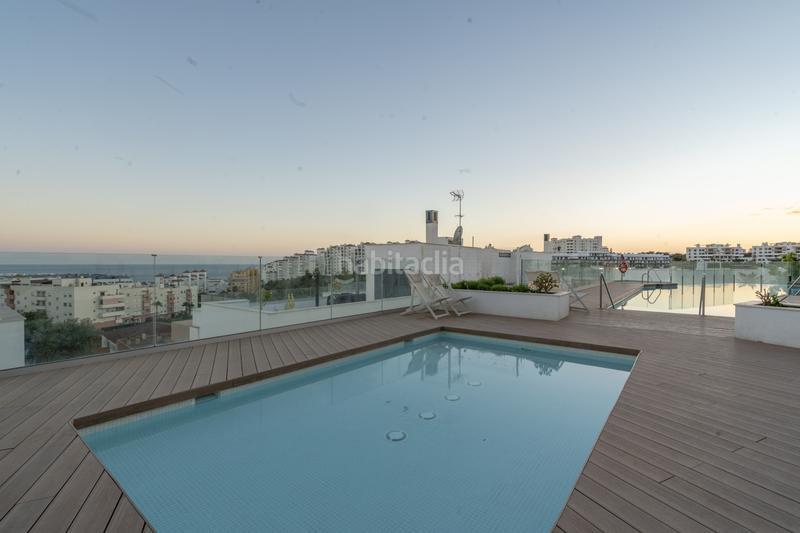 Foto e59fc2db-714f-404c-b59a-a7b1f1a6e5cf. Dachwohnung mit parking in Centro Estepona