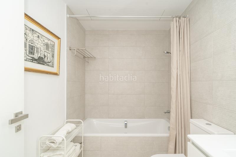 Foto e6fe3759-fce9-4c1a-abd9-20fe50c2652e. Dachwohnung mit parking in Centro Estepona