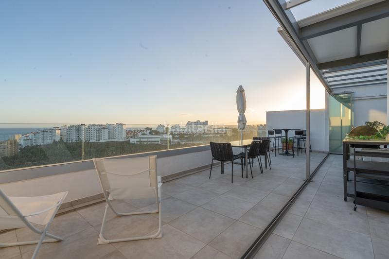 Foto f2dc6927-3ff1-418b-a3ca-999a520e3c7b. Dachwohnung mit parking in Centro Estepona